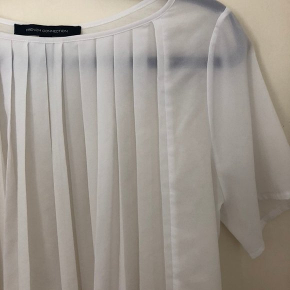 White pleated blouse - Picture 2 of 3